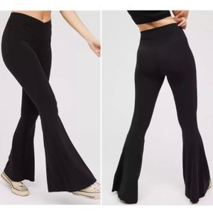 OFFLINE By Aerie Real Me High Waisted Crossover Flare Legging Medium